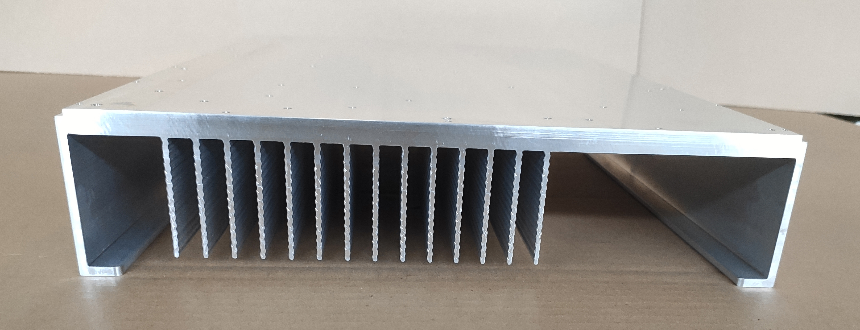 4-Extruded Aluminum Heat sink For Photovoltaic Inverter( 310x70x478mm)