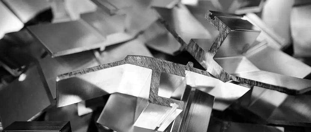 Do you know the right alloy for the extruded aluminium?