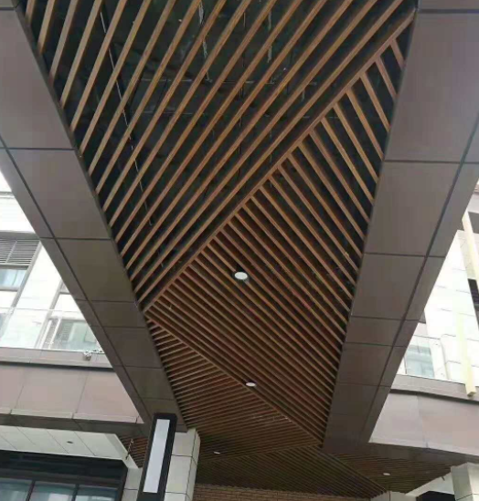 木纹铝材建筑 3